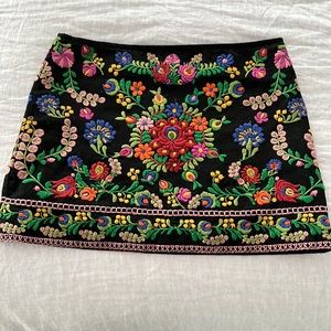 Zara Women’s Embroidered Mini Skirt